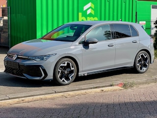 Volkswagen Golf 1.5 eTSI 150pk DSG R-Line Edition | Matrix-LED | Dodehoeksensoren | Stoelverwarming