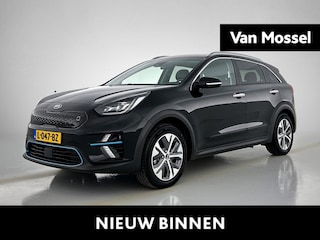 Kia Niro ExecutiveLine 64 kWh | Automaat | Parker sensoren | Leder | Stoel verwarming/koeling | Stuur verwarming | Schuifdak | Adaptive cruide control | Climate control | DAB | Memory seats | JBL