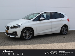 BMW 2-serie Tourer 220i High Executive Edition AUTOMAAT / Lederen Bekleding / Navigatie / Elektrisch Schuif-/Kanteldak / Elektrisch Bedienbare Achterklep / Head-Up Display /