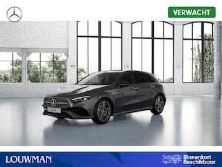 Mercedes-Benz A-klasse 180 Business Solution AMG | Nightpakket | Parkeerpakket met achteruitrijcamera | KEYLESS GO | Sfeerverlichting | MULTIBEAM LED | Extra USB-poorten | Verwarmde stoelen vooraan | Spiegelpakket |