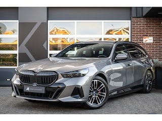 BMW 530e xDrive M Sport Pro | Shadow | H/K | Camera | Driving Ass. Plus | Ioniq glow | Trekhaak | 19' Inch |