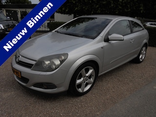 Opel Astra GTC 1.6 Sport **NL-AUTO**APK t/m 2-2026**DISTRIBUTIE NIEUW**CRUISE CONTROL**
