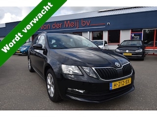 Skoda Octavia Combi 1.0 TSI Greentech Business Edition , NAVI , CLIMATR , CR CONTR , LMV16 , PDC A , MISTL V ,
