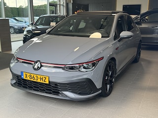 Volkswagen Golf 2.0 TSI GTI Clubsport / Panoramadak / Camera / Head-up / 19'' / IQ Lights / Keyless / Dodehoek / DAB / Stoelverwarming / ACC