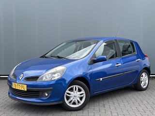 Renault Clio BWJ 2007 1.2-16V 75 PK Dynamique TREKHAAK / AIRCO / LMV / MULTIFUNCT. STUUR / CENTR. VERGR. AFST.