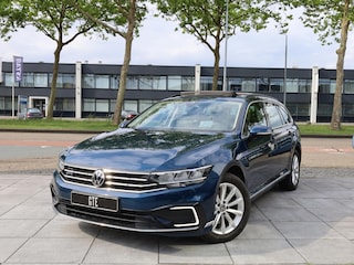 Volkswagen Passat GTE Panodak | 360°Camera | Head-up | Virtual | Memory | Keyless | Elektrische kofferklep | Dodehoek |