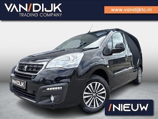 Peugeot Partner 120 1.6 BlueHDi 100 L1 Première ✓LED DRL ✓Navigatie ✓Climate ✓Cruise ✓Schuifdeur Rechts ✓Apple CarPlay & Android auto ✓Parkeersensoren ✓Trekhaak