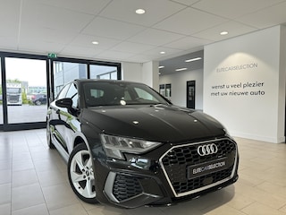 Audi A3 Sportback Audi A3 Sportback 30 TFSI S-line Airco, Navi, Parkeersensoren, Virtual desk, Cruise control, Stoelverwarming