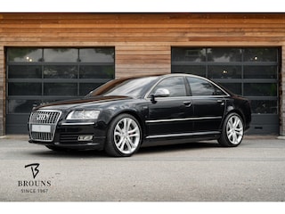 Audi A8 5.2 V10 | Massage | SoftClose | Luchtv | S/K Dak | Camera