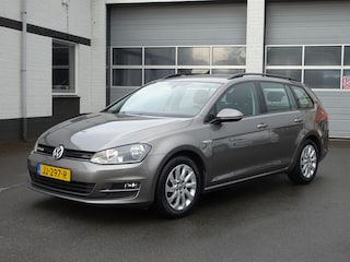 Volkswagen Golf Variant 1.0 TSI Connected Series Automatische airco, licht metalen velgen, navigatie, cruise controle, parkeersensoren voor en achter, achteruitrijcamera, enz.