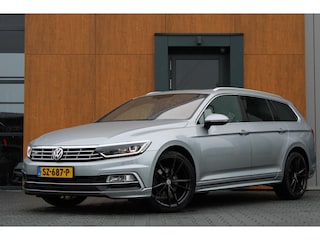 Volkswagen Passat Variant 1.6TDI Highline Business R | Pano | Trekhaak