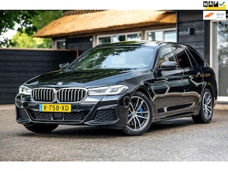 BMW 5-serie Touring 530e M-Sport I Panoramadak I Trekhaak I Adaptive Cruise I Luxe leder I Sportstoelen I Harman Kardon I Led