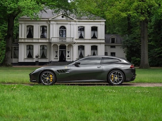 Ferrari GTC4 T 3.9 V8 | Lift | Pano-dak | Pass. display | 360 cam | Adapt. koplampen | Orig. NL