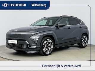 Hyundai Kona Premium 65.4 kWh | €4100 WEGRIJBONUS | DIRECT LEVERBAAR | 19" VELGEN | STOEL-/STUURVERWARMING | 360 CAMERA | LEER | STOELVENTILATIE |