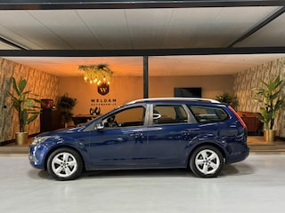 Ford Focus Wagon 1.6 Comfort NAP Nieuwe APK Trekhaak Cruise Airco Rijklaar