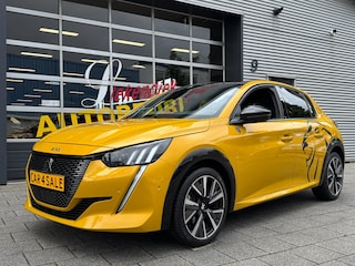 Peugeot 208 1.2 PureTech GT - Panorama dak I Navigatie I Airco I Sport pakket I 1/2 Leer I Trekhaak I Dealer onderhouden