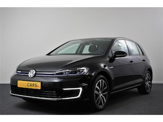 Volkswagen Golf | Navigatie | Climate Control | Cruise control adaptief | Parkeer sensoren | Lichtmetalen Velgen 17" |