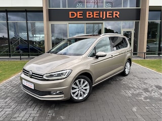 Volkswagen Touran 1.4 TSI 150pk 5pers. Highline Trekhaak I LED I Pano dak