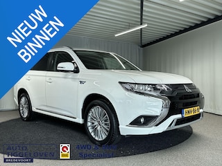 Mitsubishi Outlander 2.4 PHEV Intense Automaat | Navi | Leder-alcantara bekleding