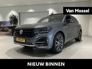 Volkswagen Touareg 3.0 TDI R-Line 286 PK 4Motion | Luchtvering | Koplampverlichting LED Matrix | Panoramadak | Lederen Bekleding | Stoelverstelling Elektrisch | Dynaudio | Trekhaak | Dodehoeksensoren | Hydraulische Schokdemperregeling | Voorruit Verwarmbaar | Elektrische Achterklep |