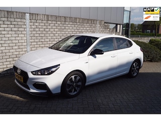 Hyundai i30 Fastback 1.4 T-GDI N Line 5 Deurs Clima Navi Camera Sportstoelen Apple Carplay Cruise PDC LMV Rijbaan Assist NL Auto.