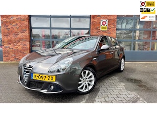 Alfa Romeo Giulietta 1.4 T 150PK Distinctive|Leer|LED|Eibach verlaging|