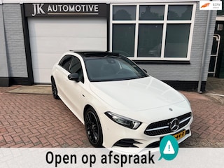 Mercedes-Benz A-klasse 250 e AMG Night pakket|Burmester|Pano|Sfeerverlichting|Multispaak 19inch|Lane assist|Camera|Widescreen