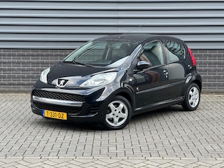 Peugeot 107 1.0 Black & Silver Airco Alcantara-Leer LM Velgen