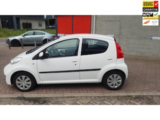 Peugeot 107 1.0-12V XS PRIJS IS INCL NIEUWE APK, SERVICEBEURT INCL FILTERS EN 3 MAAND GARANTIE