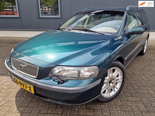 Volvo V70 2.3 T-5 Geartr. C.L, netto € 4.750, bijtelvriendelijk!