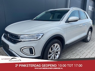 Volkswagen T-Roc 1.5 TSI Life Business 1e eigenaar 150pk Ascot grijs (krijt kleur)