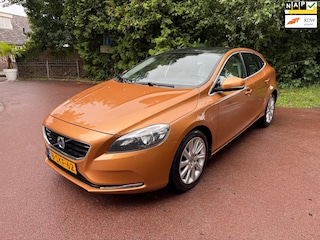 Volvo V40 1.6 D2 Summum / Navi / leder/ Pano / Nap / led / Aux
