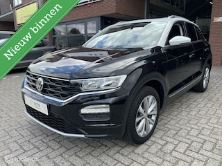 Volkswagen T-Roc 1.0 TSI Style NAVI*PANO-DAK*PDC*CARPLAY*