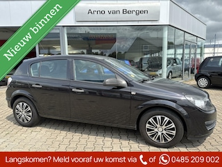 Opel Astra 1.6 Essentia, airco, cruisecontrol, multimediasysteem.