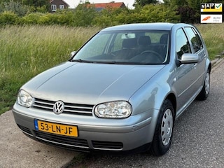 Volkswagen Golf 1.6-16V 5-Drs Airco Electric pakket Audio-CD/MP3 Cruisecontrol ABS Colorpakket EBD Trekhaak Dealeronderhoud Nw Apk