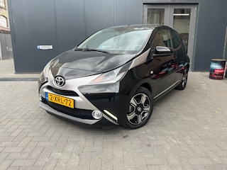 Toyota Aygo 1.0 VVT-i x-clusive, ECC, keyless, camera
