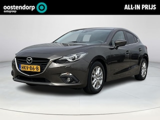 Mazda 3 1.5 TS | Parkeersensoren achter | Klimaatregeling | Stoelverwarming | Cruise control | Navigatie | Lichtmetalenvelgen | Automatische lampen + regensensor |