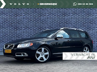 Volvo V70 2.0T R-Edition | Stoelverwarming | Xenon | Trekhaak | Parkeersensoren achter | Climate Control | Regensensor | High Performance Audio |