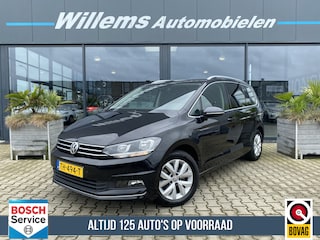 Volkswagen Touran 1.2 TSI Highline 7p Trekhaak & Apple carplay