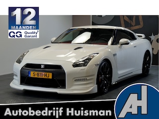 Nissan GT-R 3.8 V6 515kW/700pk DCT6 Black NAVI + BOSE + STOELVERWARMING + CRUISE + AFS BI-XENON + CUSTOM INTERIEUR + HKS PREMIUM EXHAUST + CARBON IN-&EXTERIEURDELEN + CAMERA + 20" LM-VELGEN!!
