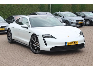 Porsche Taycan Performance 84 kWh / Panoramadak / 360Camera / Luchtvering / 20'' / Dodehoek / Stuurverwarming / Getint glas / Stoelverwarming / Warmtepomp