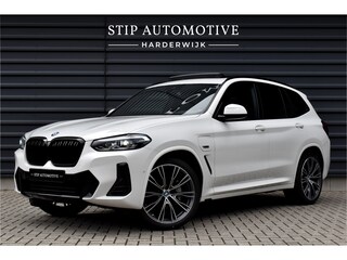 BMW X3 xDrive30e M Sport | Panoramadak | 21'' Velgen | Camera | CarPlay | Head-Up | Stoelverwarming | Sfeerverlichting |