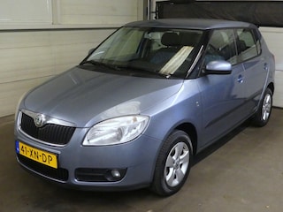 Skoda Fabia 1.6-16V Amb - Automaat - Airco - Netjes Onderhouden