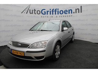 Ford Mondeo 1.8-16V Trend nette hatchback met trekhaak
