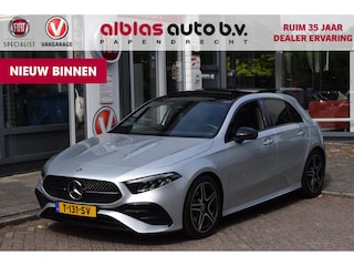 Mercedes-Benz A-klasse 180 AMG Line|Dak|Sfeer|Camera|Led|18"