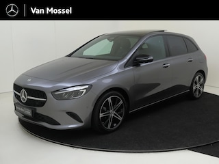 Mercedes-Benz B-klasse 180 Luxury Line / Stoelverwarming / Achteruitrijcamera / Night-Pakket / Panorama-schuifdak /