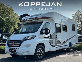 Challenger 398 XLB 150PK Automaat | FULL AIRCO | QUEENSBED | ACHTERUITRIJCAMERA | CRUISE | ZONNEPANEEL |