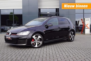 Volkswagen Golf GTI 2.0 TSI 230pk PERFORMANCE Panodak/Dynaudio/Camera/Trekhaak afnb