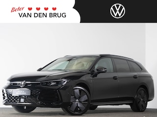 Volkswagen Passat Variant R-Line 1.5 eHybrid 272 PK DSG | LED Matrix IQ | Panoramadak | Head-Up | Trekhaak | Harma/Kardon |