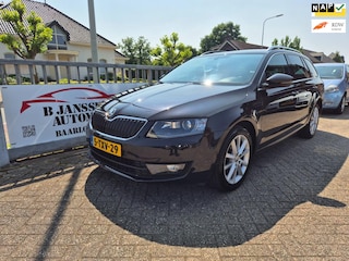 Skoda Octavia Combi 1.4 TSI Greentech Elegance Elektr stoelen+Memory. LUXE uitvoering